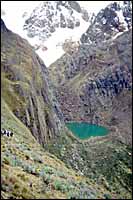 Climbing down from Caracara Pass :: Cordillera Blanca, Peru