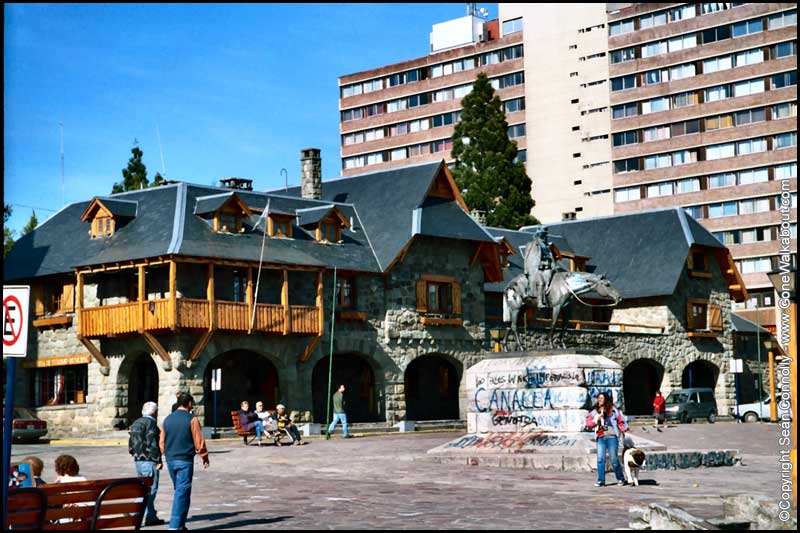 Centro cmvico -- Bariloche, Argentina
