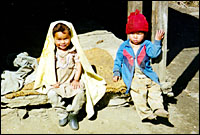 Local models in some village along the trail. "Photo? Photo?" :: Nepal